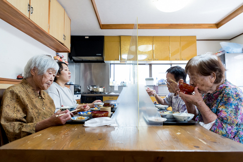 昼食